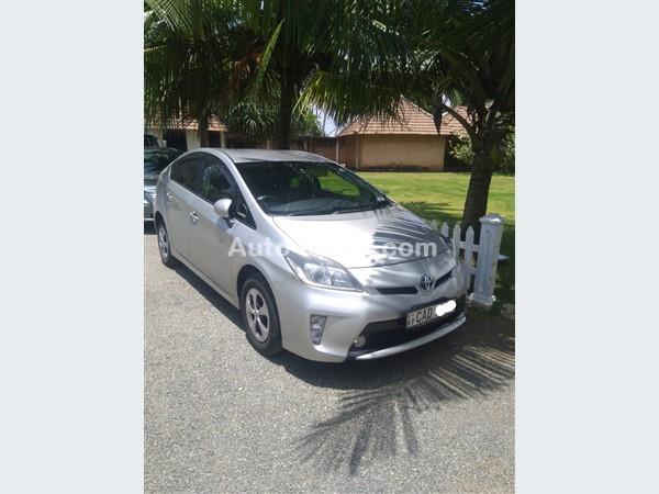 Toyota Prius 2015 for Rent