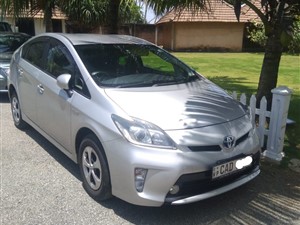 Toyota Prius 2015 for Rent