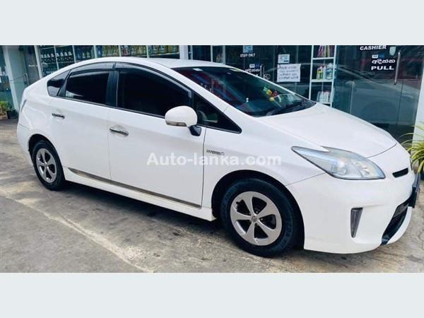 prius car for rent weekly / monthly / daily