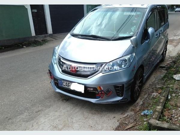 HONDA FREED CAR FOR RENT DAILY WEEKLY MONTHLY