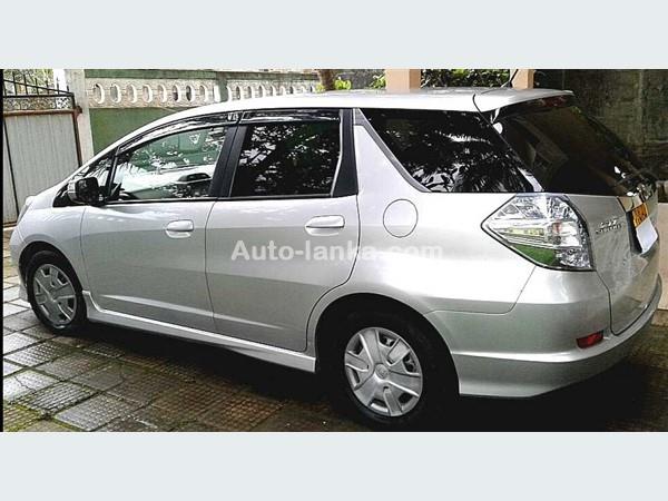 Honda fit shuttle