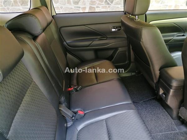 Rent a Jeep - Mitsubishi Outlander VIP Jeep 2014 is for rent