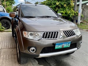 MONTERO SPORTS JEEP FOR RENT