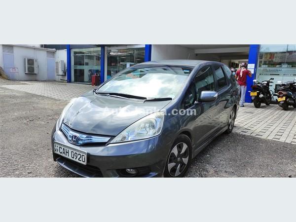 Honda fit shuttle car for rent