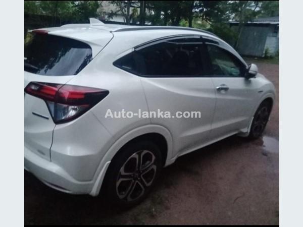 HONDA VEZEL AVAILABLE FOR RENT