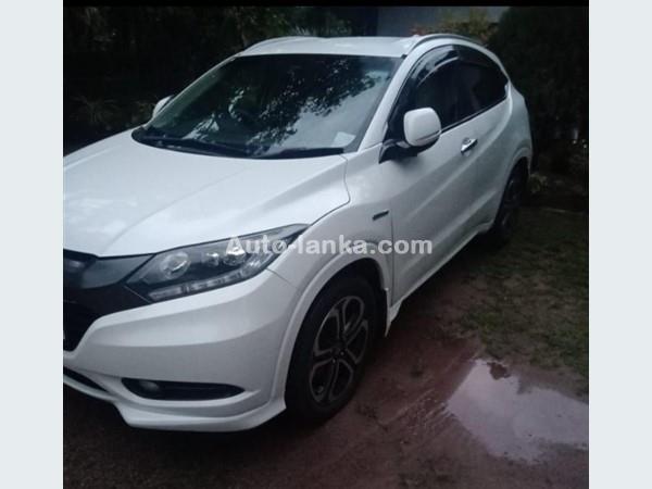 HONDA VEZEL AVAILABLE FOR RENT