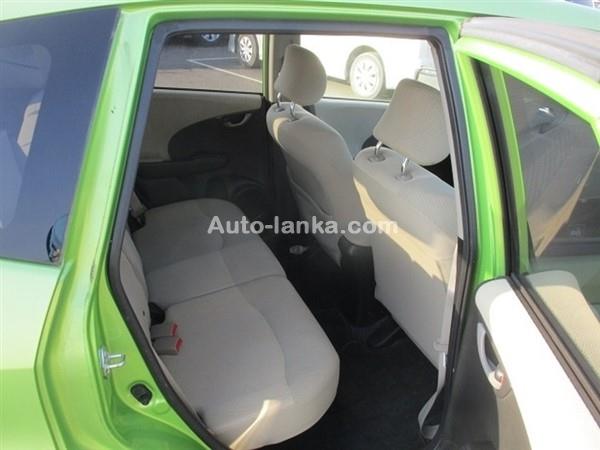 HONDA FIT HYBRID CAR FOR RENT