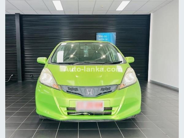 HONDA FIT HYBRID CAR FOR RENT