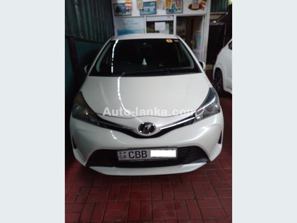 RENT A CAR-TOYOTA VITZ