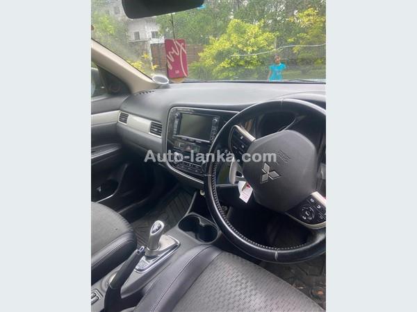 Mitsubishi Outlander Car For Rent