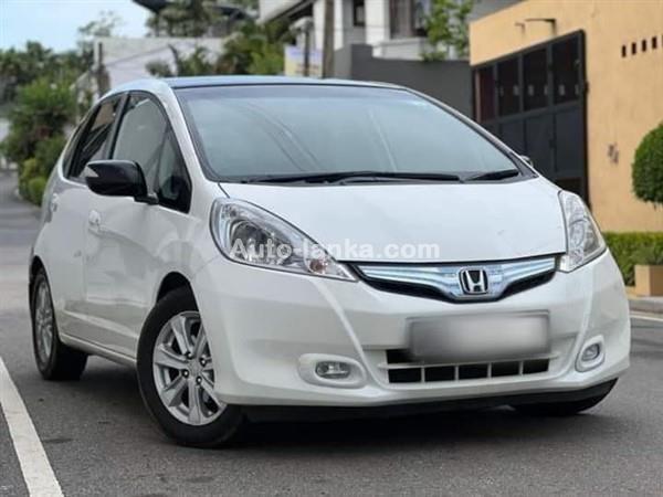 HONDA FIT GP1 FOR RENT