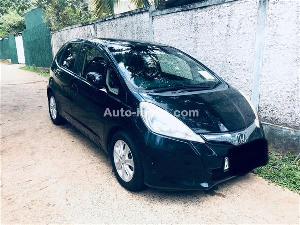 Rent a car Honda Fit Shuttle