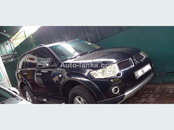 RENT A CAR-MOntero sport jeep