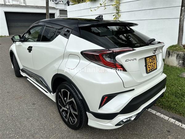 TOYOTA CH-R FOR RENT