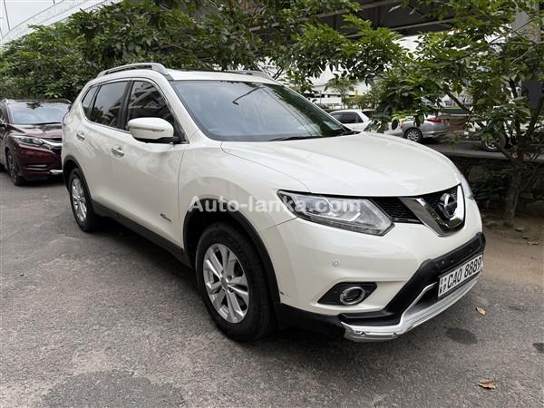 Nissan X Trail Hybrid SUV For Rent