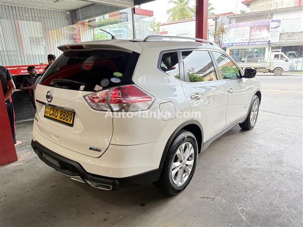 Nissan X Trail Hybrid SUV For Rent