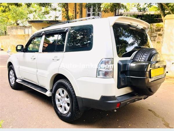 Mitsubishi Montero (Pajero) For Rent