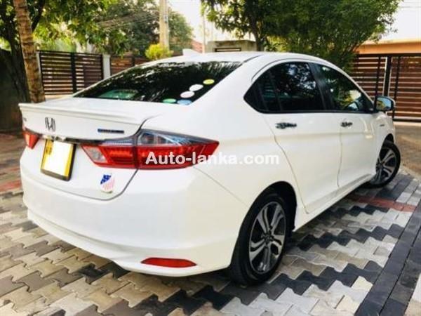 HONDA GRACE HYBRID FOR RENT