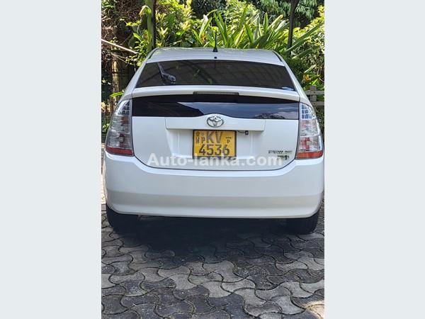 Toyota Prius for Rent – Daily, Weekly & Monthly with in Colombo  & Gampaha .