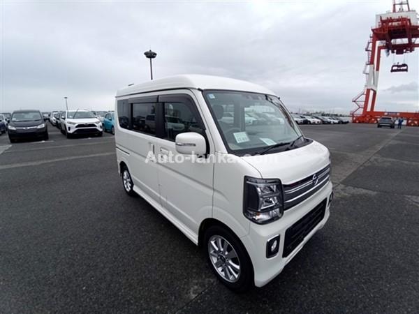 2025 Nissan Clipper Rio wagon For Rent