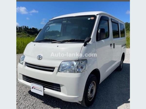 Rent a 8 passengers Van 2018 Townace Van