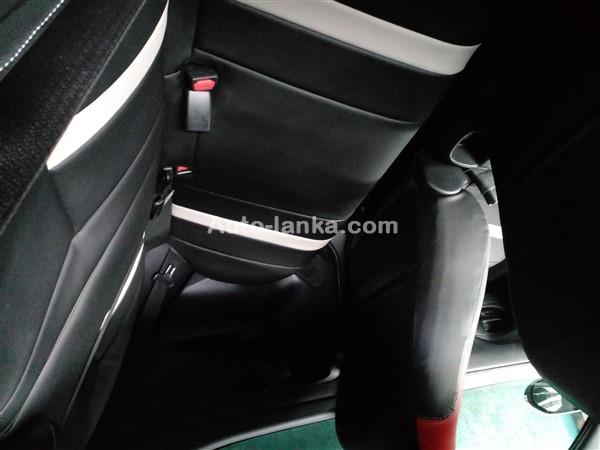 RENT A CAR- TOYOTA YARIS NEW
