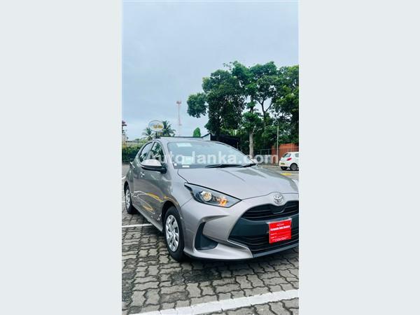 TOYOTA YARIS FOR RENT 2025