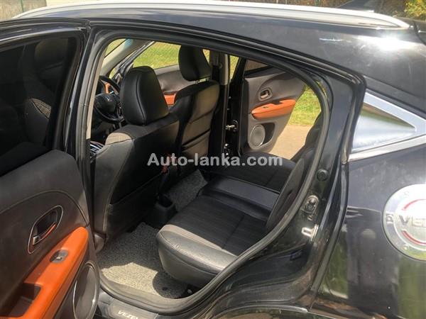 Rent a car Honda Vezel