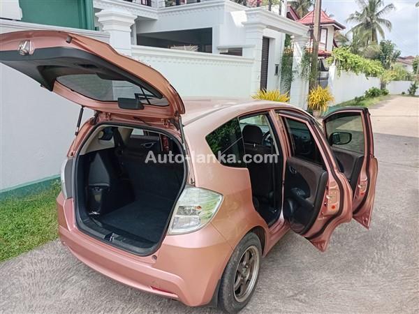 Rent a car Honda fit GP1