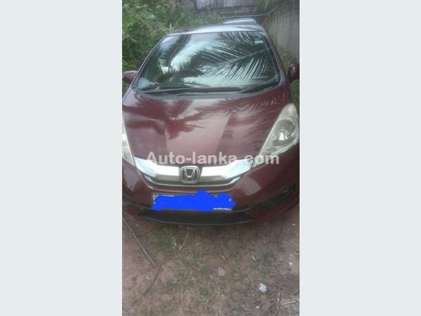 Honda Fit Shuttle Hybrid for Rent
