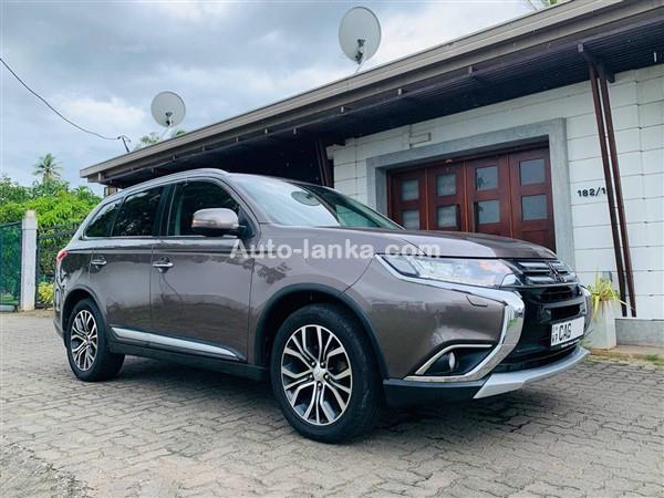 Outlander 7 Seater for Rent