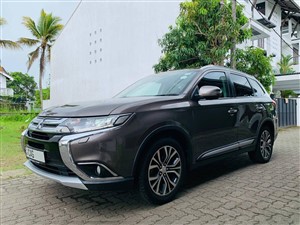 Outlander 7 Seater for Rent