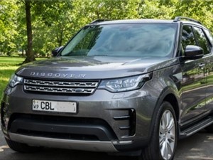 Land Rover Discovery 5 HES For Rent