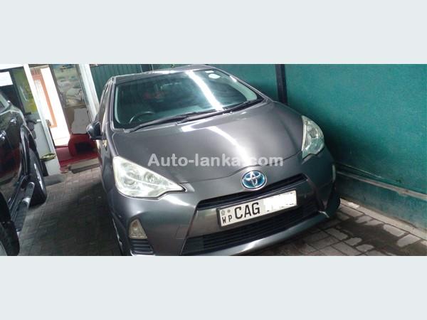 RENT A CAR- TOYOTA AQUA