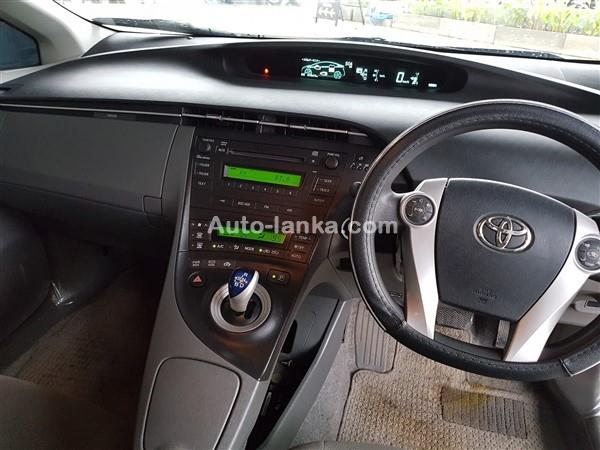 Toyota prius available for rent