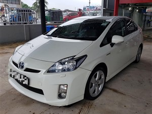 Toyota prius available for rent
