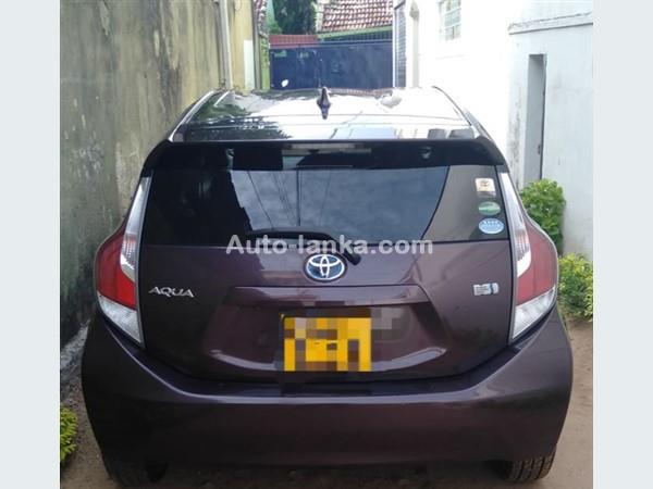 TOYOTA AQUA AVAILABLE FOR RENT