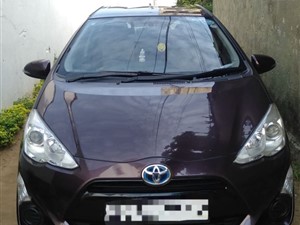 TOYOTA AQUA AVAILABLE FOR RENT